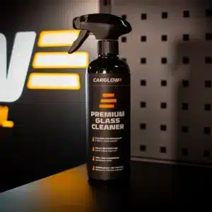 CARGLOW Premium Glass Cleaner fles met CARGLOW-logo op de achtergrond